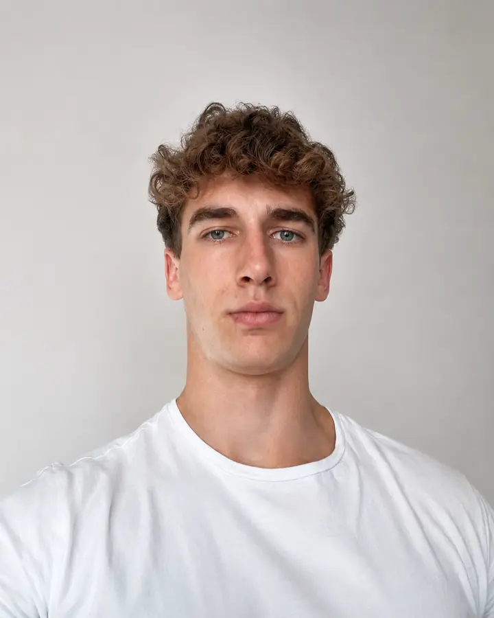 Portrait de Gaëtan Goguel, développeur full stack à Valence et fondateur de Gaëtan Informatique